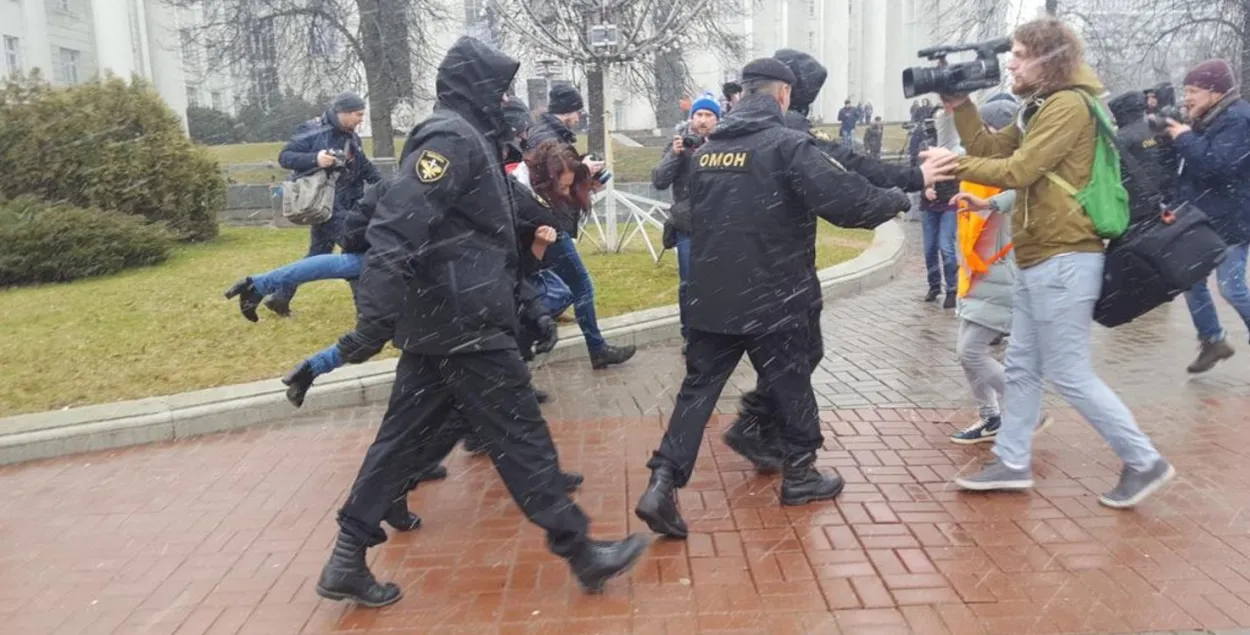 Затрыманні журналістаў у Мінску і ў рэгіёнах падчас акцыяў на Дзень Волі