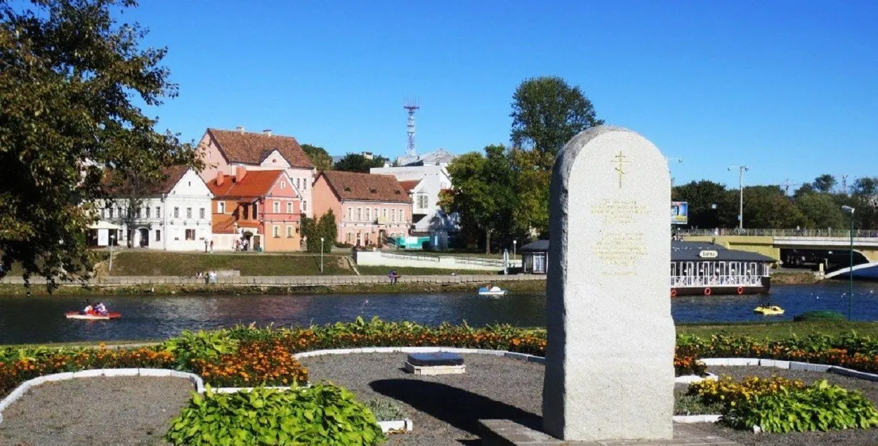 Гэта будзе не першы памятны знак на беразе Свіслачы