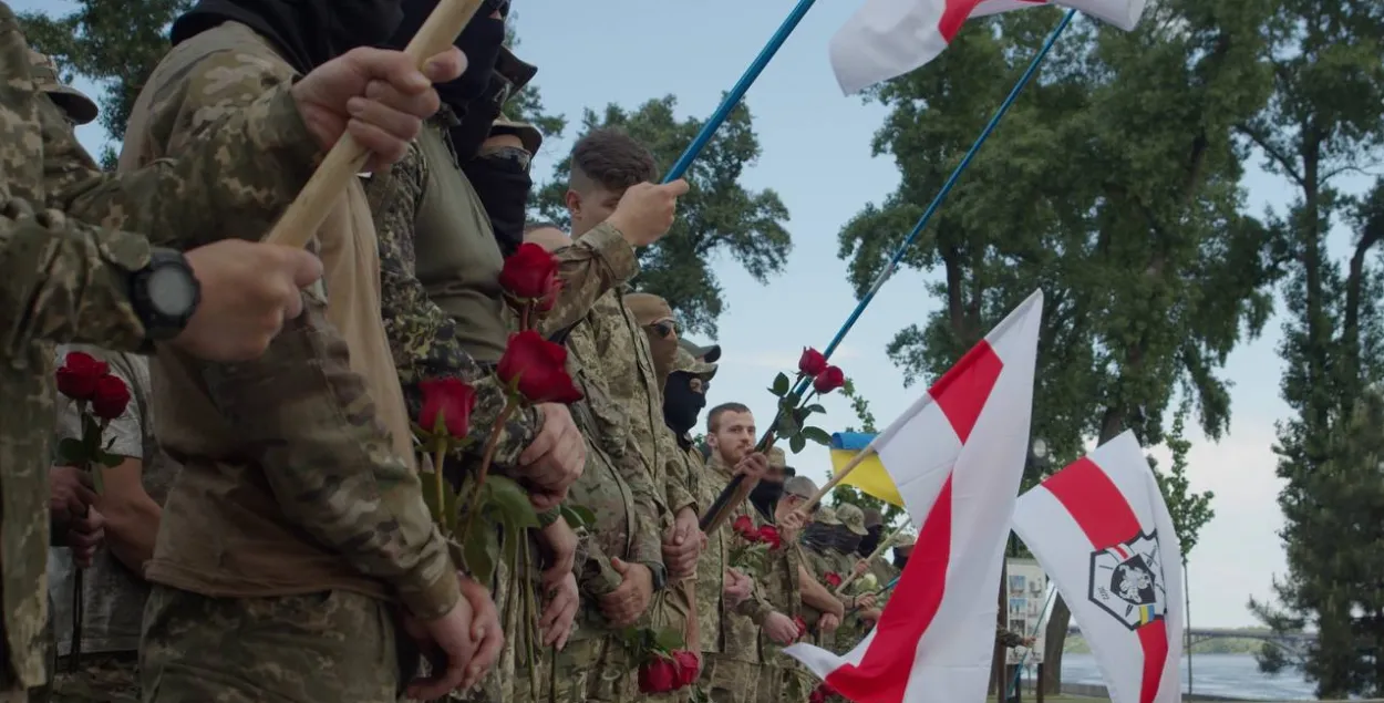 Развітанне з загінулым беларускі байцом, ілюстрацыйнае фота