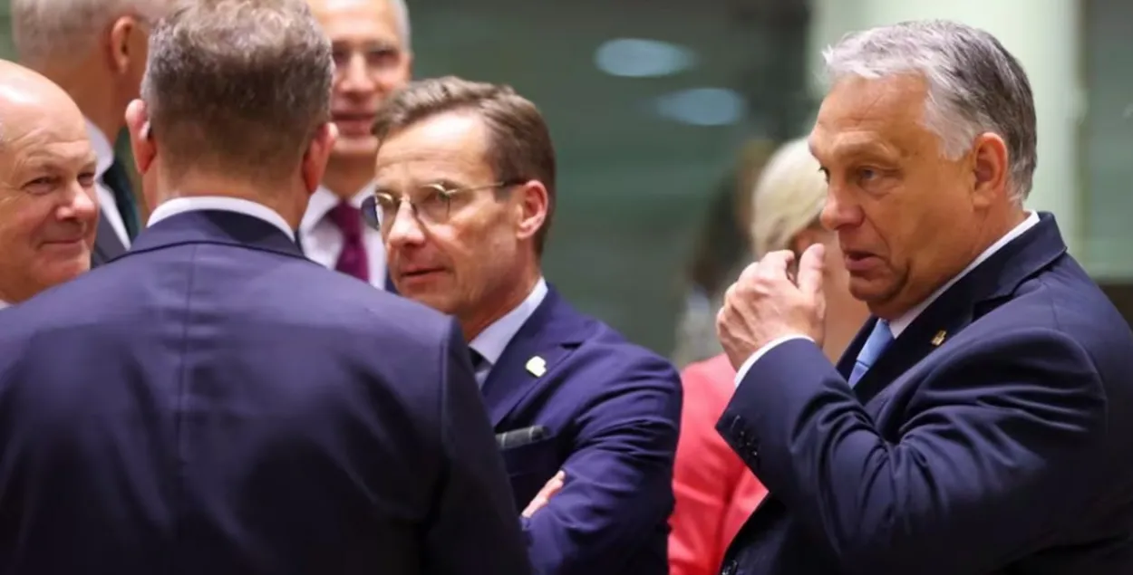 Канцлер Германии Олаф Шольц, премьер-министр Швеции Ульф Кристерссон и премьер Венгрии Виктор Орбан на саммите ЕС летом 2023 года