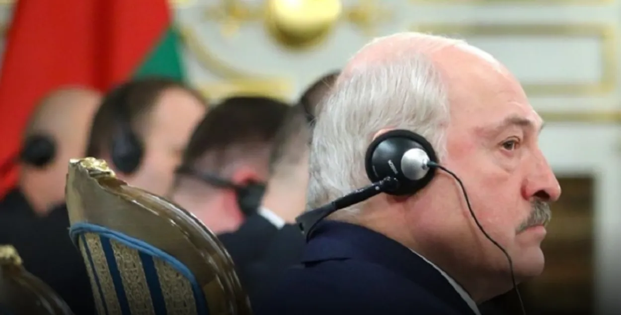 Слушает ли Александр Лукашенко радио?
