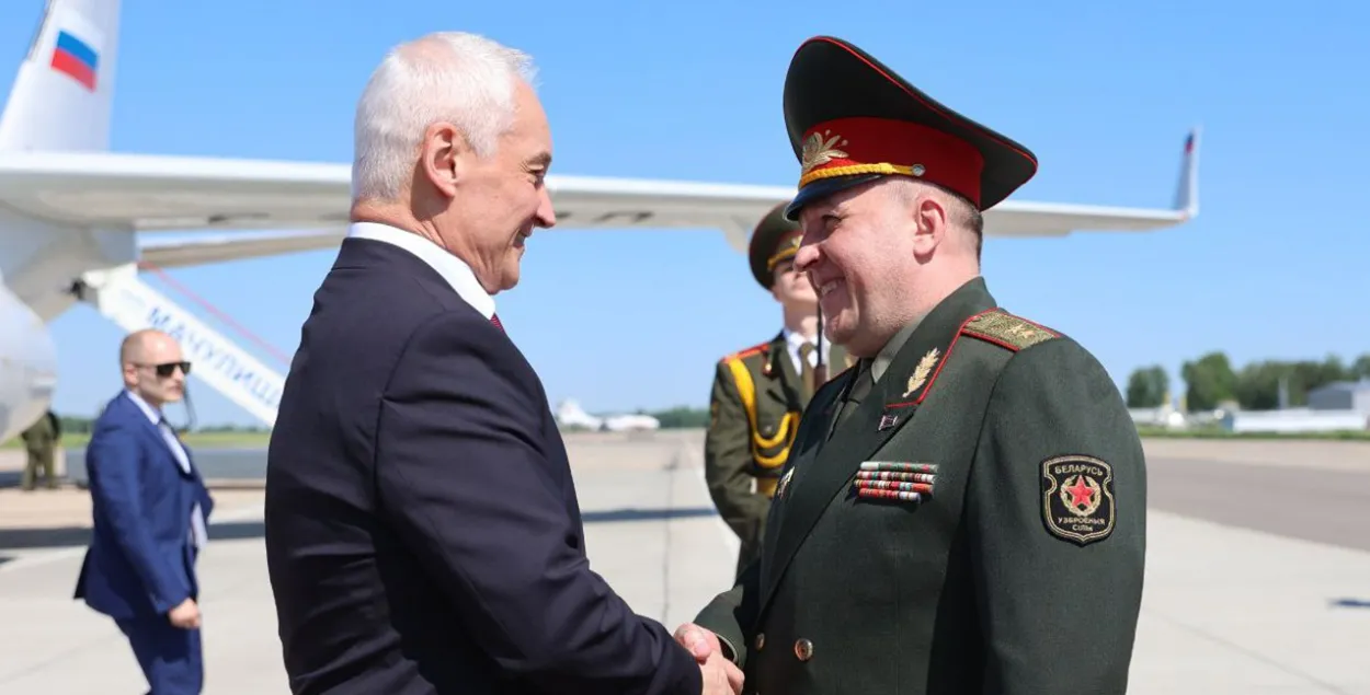 Министр обороны РФ Андрей Белоусов и министр обороны РБ Виктор Хренин
