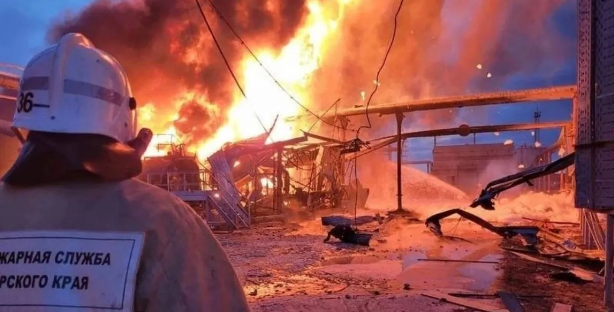 Пожар на нефтебазе в Краснодарском крае
