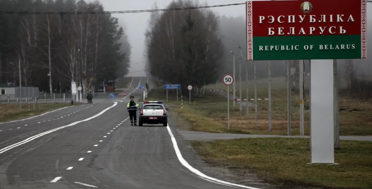 Чиновники назвали стоимость электронной очереди при выезде из Беларуси на авто