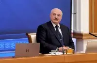 Лукашекно похвастался белорусским ноутбуком. Но всё-таки белорусский или фальшивка, сделанная в Китае? / president.gov.by
