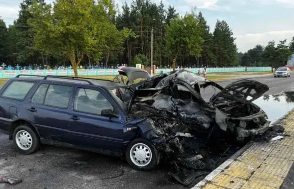 Разбитые в ДТП Nissan и Volkswagen / МВД