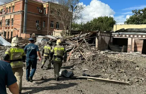 Ратавальнікі на месцы выбуху ў Таганрогу / t.me/astrapress/