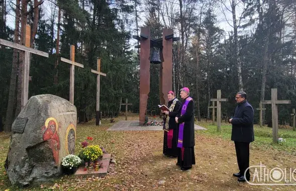 Антэ Ёзіч і Юзаф Станеўскі чытаюць малітву / catholic.by
