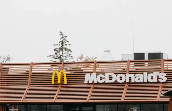 Белорусы простились с McDonald's, но рестораны продолжают работать / mcdonalds.by
