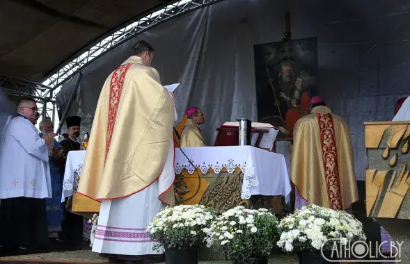 Архиепископ Юзеф Станевский посвятил Беларусь Белыничской Богоматери / catholic.by