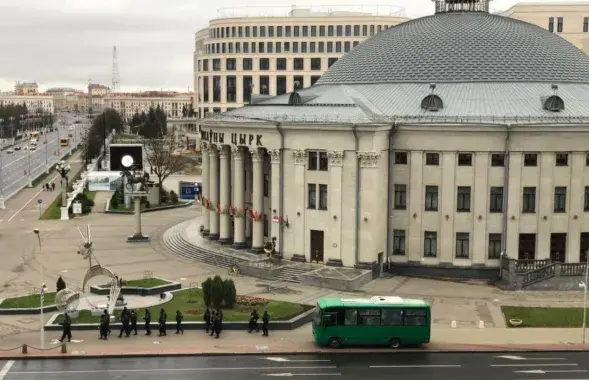 Силовики возле цирка / Еврорадио