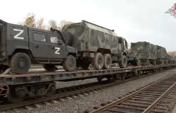 Цягнік з вайсковай тэхнікай / Мінабароны РФ, ілюстрацыйнае фота
