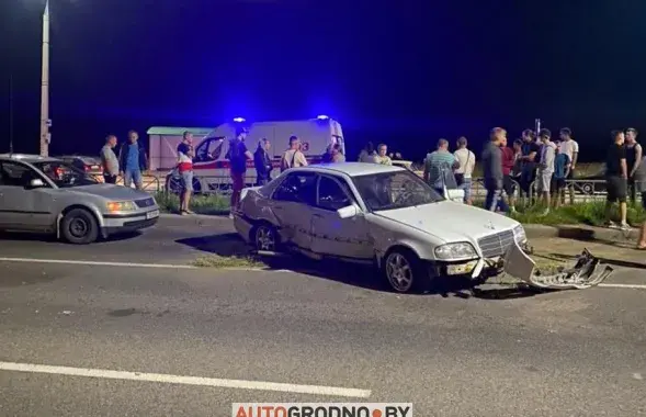 У Гродне падлетак трапіў пад &quot;Мерседес&quot; / autogrodno.by