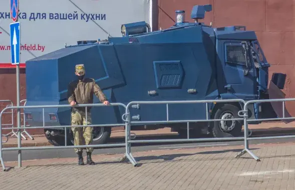 The Predator water cannons in Minsk / Wikimedia