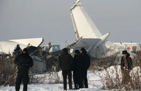 На месте падения самолёта / Reuters