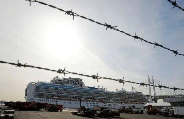 На борту Diamond Princess насчитывается до 3700 человек / Reuters​