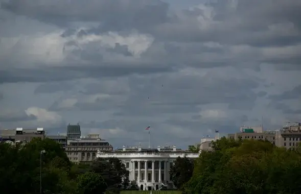 Неба над Белым домам&nbsp;/ Reuters