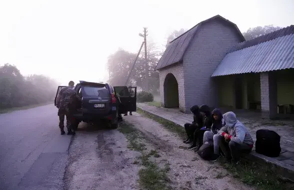 Мігранты, затрыманыя 7 ліпеня ў Літве каля літоўска-беларускай мяжы / Reuters