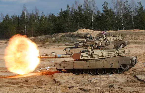 Танкі Abrams на палігоне / Reuters