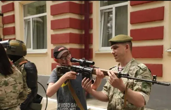 Украінскія дзеці падчас паездкі ў Беларусь