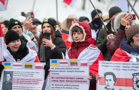 В Вильнюсе память повстанцев почтило много белорусов