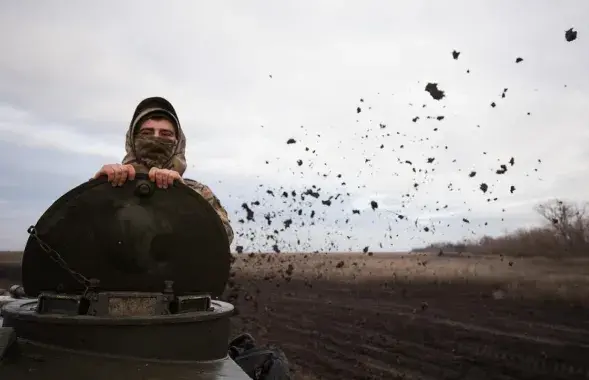 Украінскі вайсковец на фронце