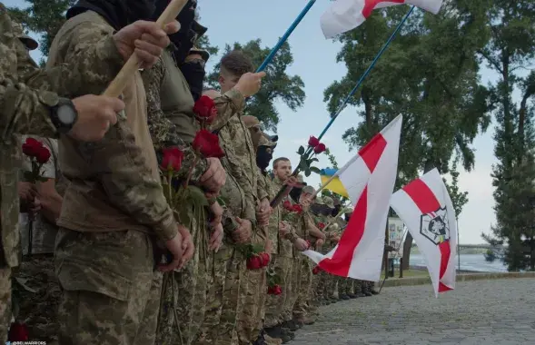 Прощание с погибшим белорусский бойцом, иллюстративное фото