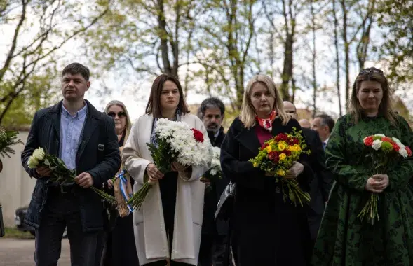 Возложение цветов в память жертв Чернобыльской катастрофы

