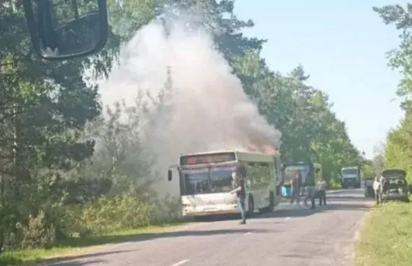 Загоревшийся автобус
