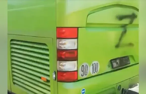 Z-символика на автобусе

