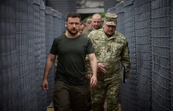 Владимир Зеленский с военными
