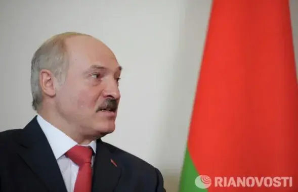 Віктар Лукашэнка і старшыня КДБ паназіраюць за незалежнай камісіяй (відэа)