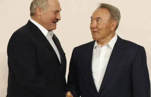 Віктар Лукашэнка і старшыня КДБ паназіраюць за незалежнай камісіяй (відэа)