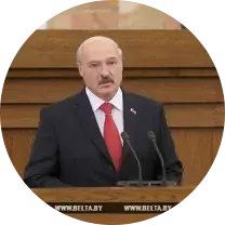 Настаўніца і рэпетытар абмяркоўваюць ідэю Лукашэнкі замяніць ЦТ на сумоўе