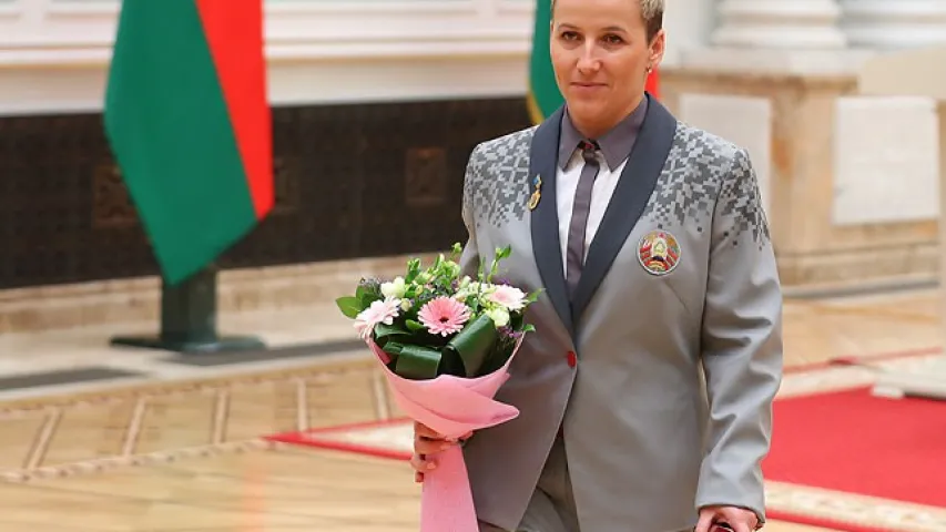 Лукашэнка ўручыў ордэн алімпійскай чэмпіёнцы Ганне Гуськовай (фота)