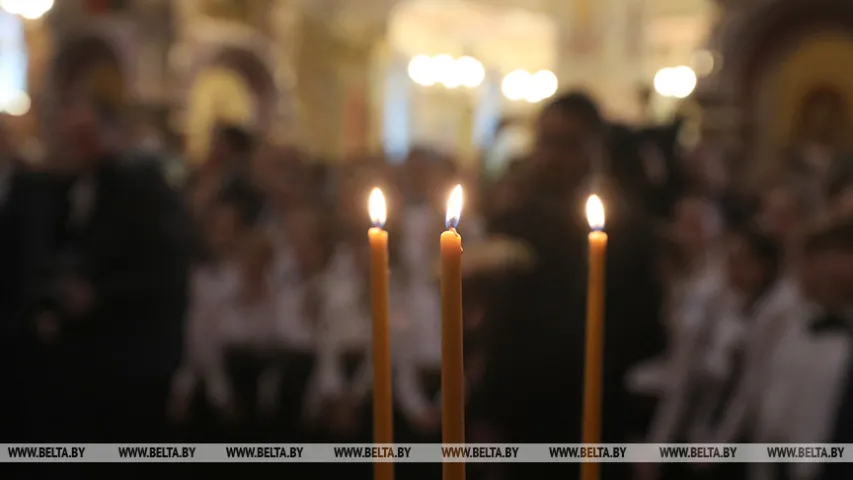 Лукашэнка перад іконамі заявіў, што беларусаў чакае "няпросты год"