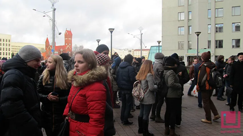 Некалькі дзясяткаў студэнтаў БДУ "паклікалі рэктара на дыван"