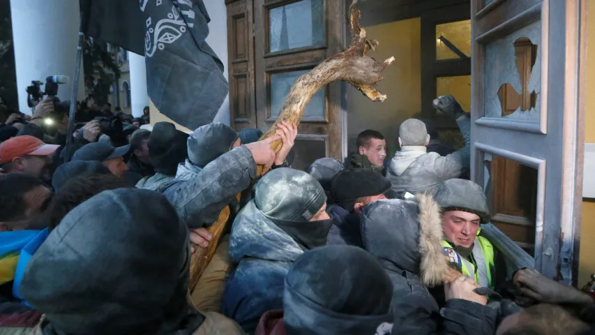 Падчас штурму Кастрычніцкага палаца ў Кіеве пацярпелі 60 нацгвардзейцаў