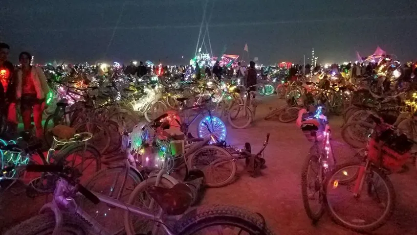 Белоруска стала одной из самых модных на Burning Man 2017