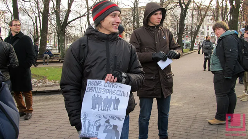 Некалькі дзясяткаў студэнтаў БДУ "паклікалі рэктара на дыван"