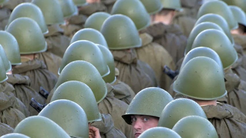 За гадзіну да салюта... Фотарэпартаж з парада ў Мінску