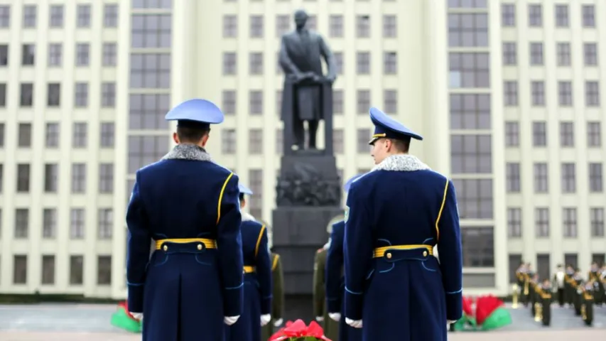 Фотафакт: партрэты Сталіна ў цэнтры Мінска