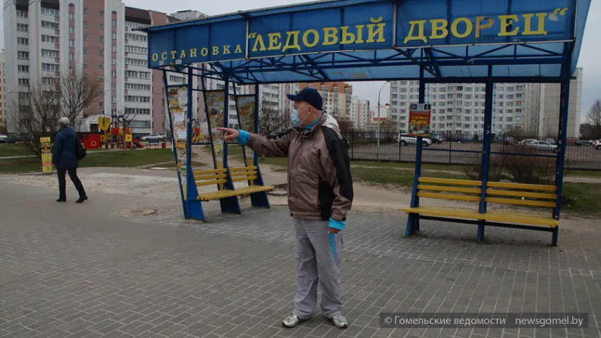 У Гомелі ў аўтобусе Саладуха раздаваў маскі і білеты на канцэрт