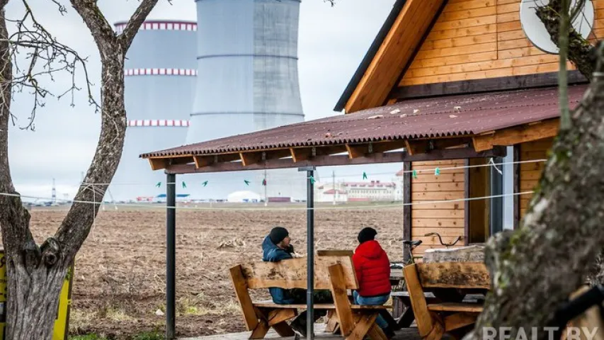 Пад Астраўцом адчынілі хостэл з відам на АЭС (фота)