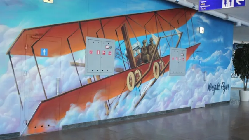 Незвычайны стрыт-арт у мінскім аэрапорце — тут уся гісторыя авіяцыі