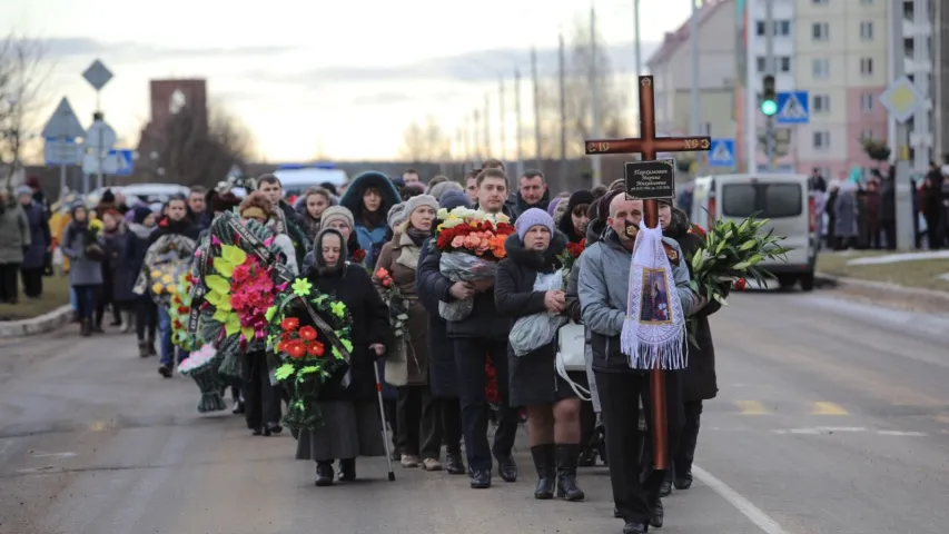 У Стоўбцах развіталіся з ахвярамі нападу ў школе