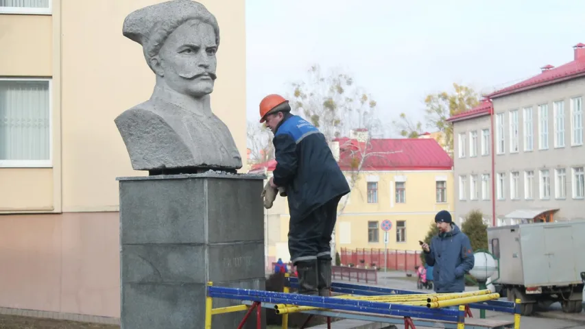 У Гродне дэмантавалі помнік Чапаеву (фота)