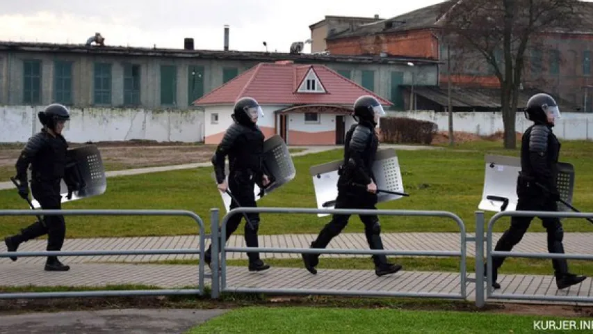 Фанаты "Гомеля" заявілі, што ў Слуцку іх збівалі байцы АМАП