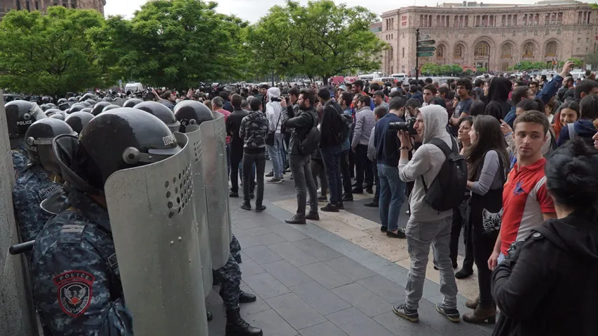 Протесты в Ереване: лицо изменений (ФОТОРЕПОРТАЖ)