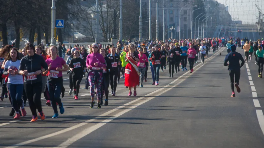 Бяжы, дзеўка, бяжы! Прыгожыя фота з Beauty Run у Мінску